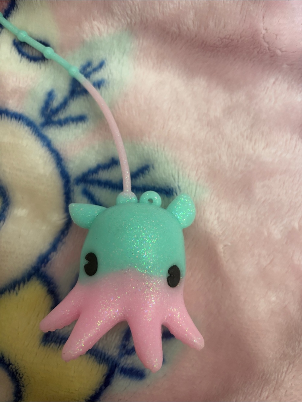 Bath & Body Works glittery squid pocketbac holder